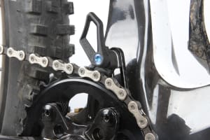 Absolute Black Oval Guide